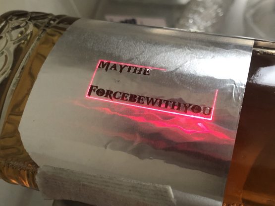 How to engraving on glass bottle with a fiber laser