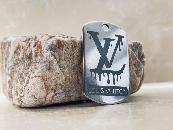 10-24 name tag-LV.ezd